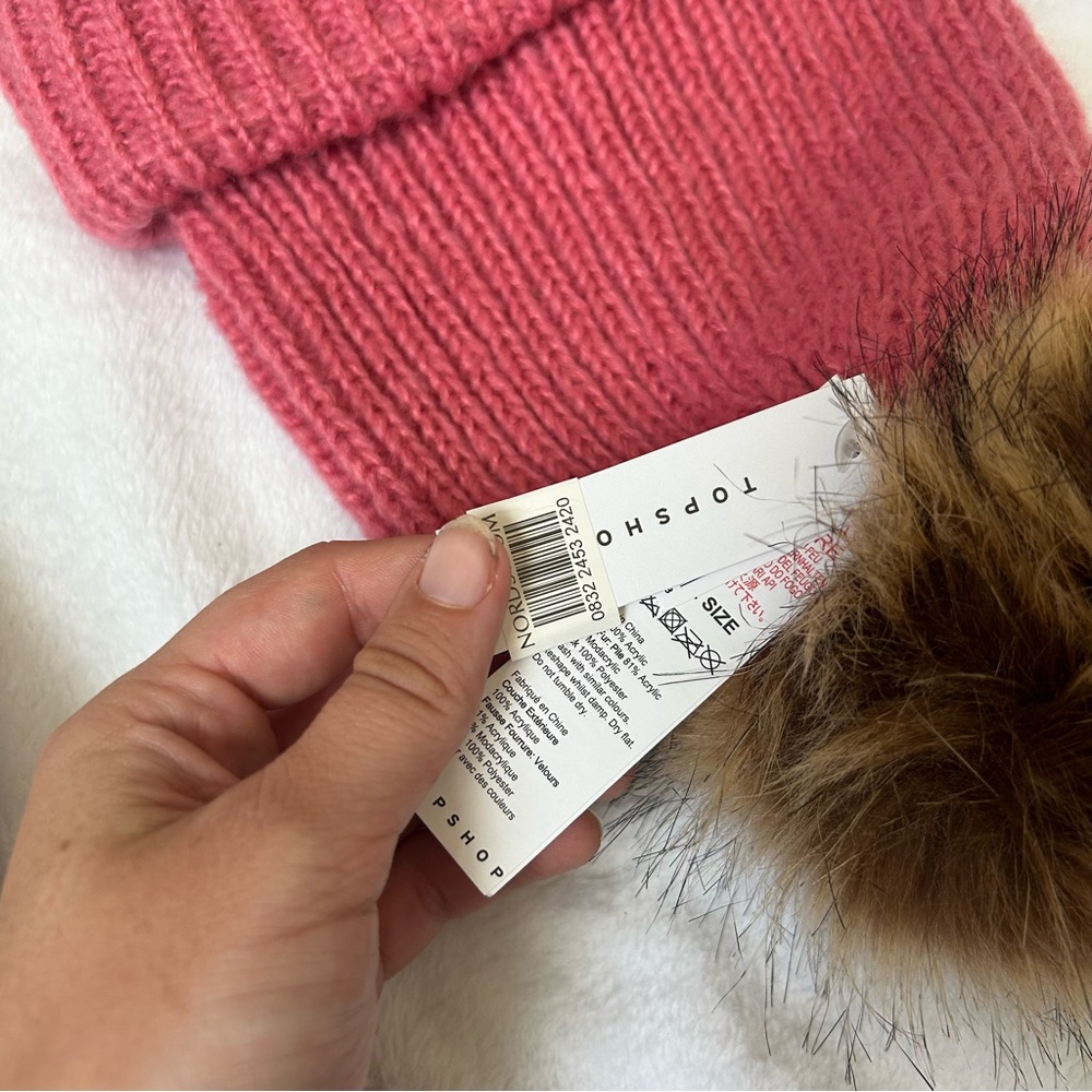 4/$10 NWT Topshop Pink knitted hat with fur puffball - Picture 3 of 4